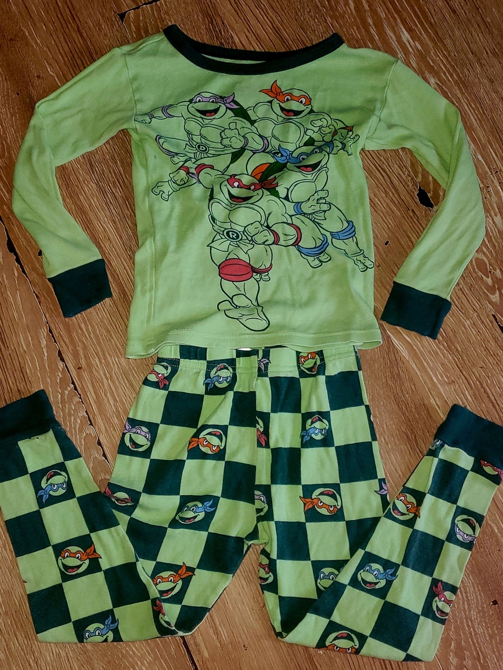 Nickelodeon Teenage Mutant Ninja Turtles Lime and Dark Green Pajama Set